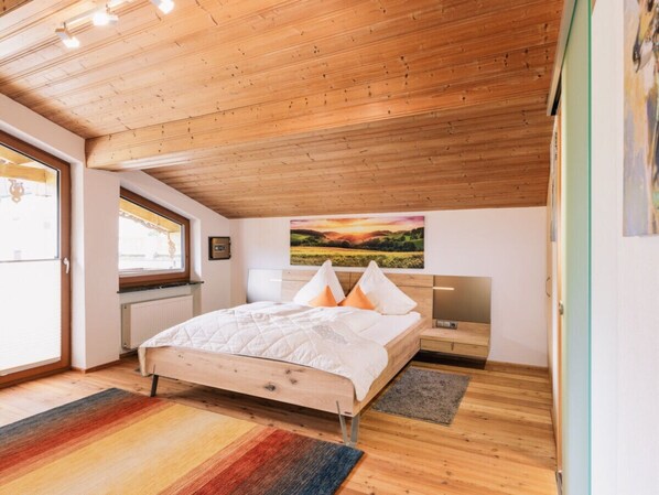 Casa | 3 quartos, individualmente mobiliados, roupa de cama
