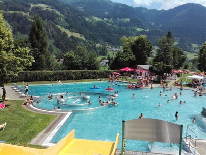 Mayrhofen市中心附近假日之家