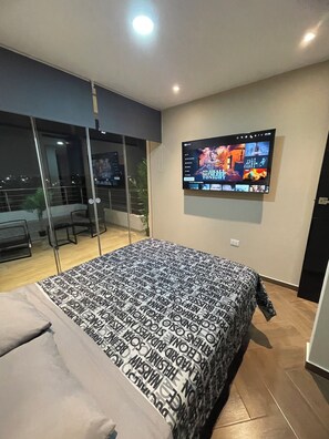 5 soverom, skrivebord, strykejern/-brett og wi-fi (inkludert)