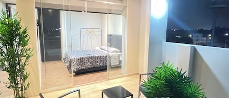 5 Schlafzimmer, Schreibtisch, Bügeleisen/Bügelbrett, kostenloses WLAN