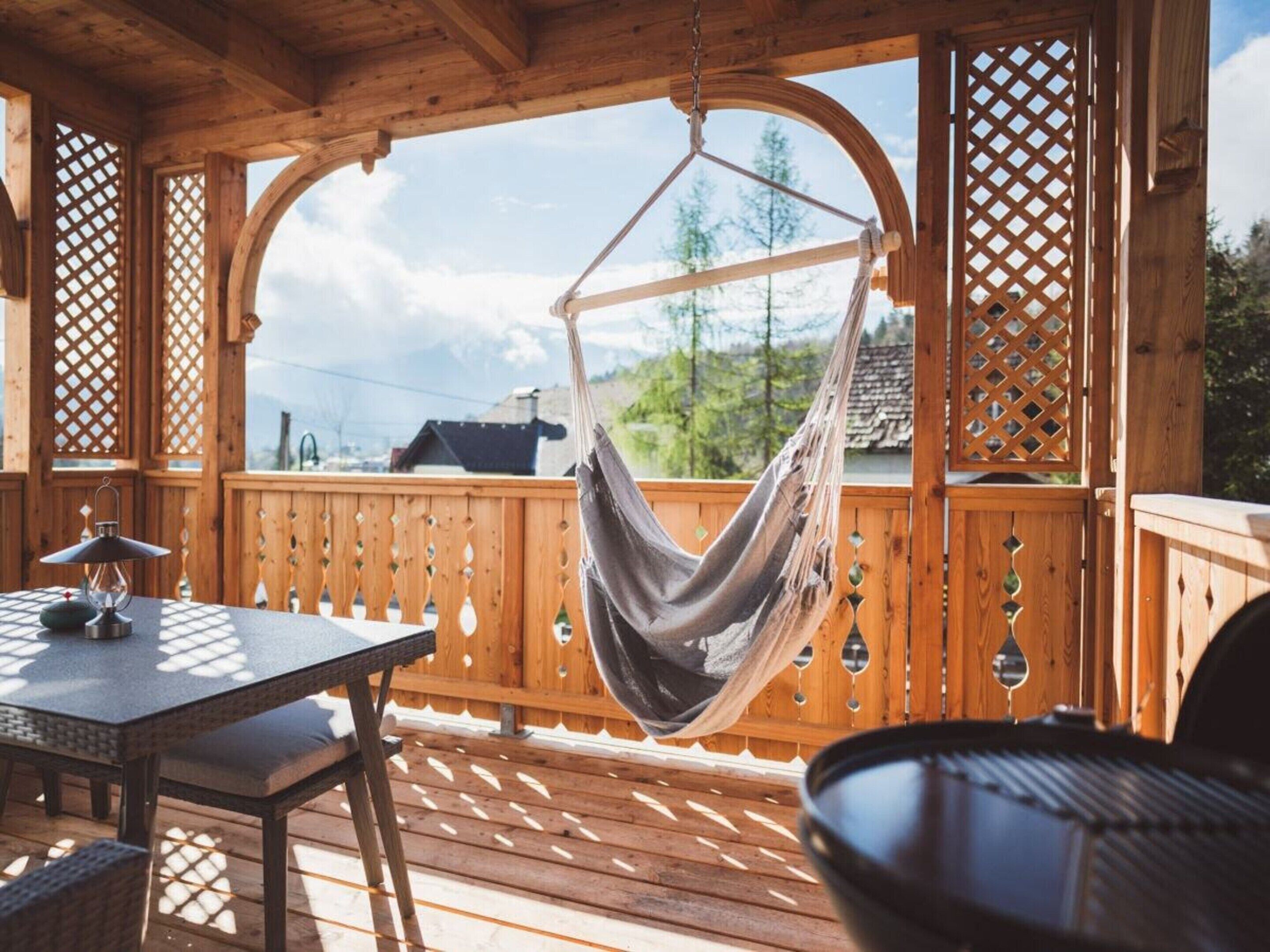 House | Outdoor dining