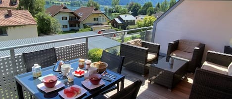 House | Outdoor dining
