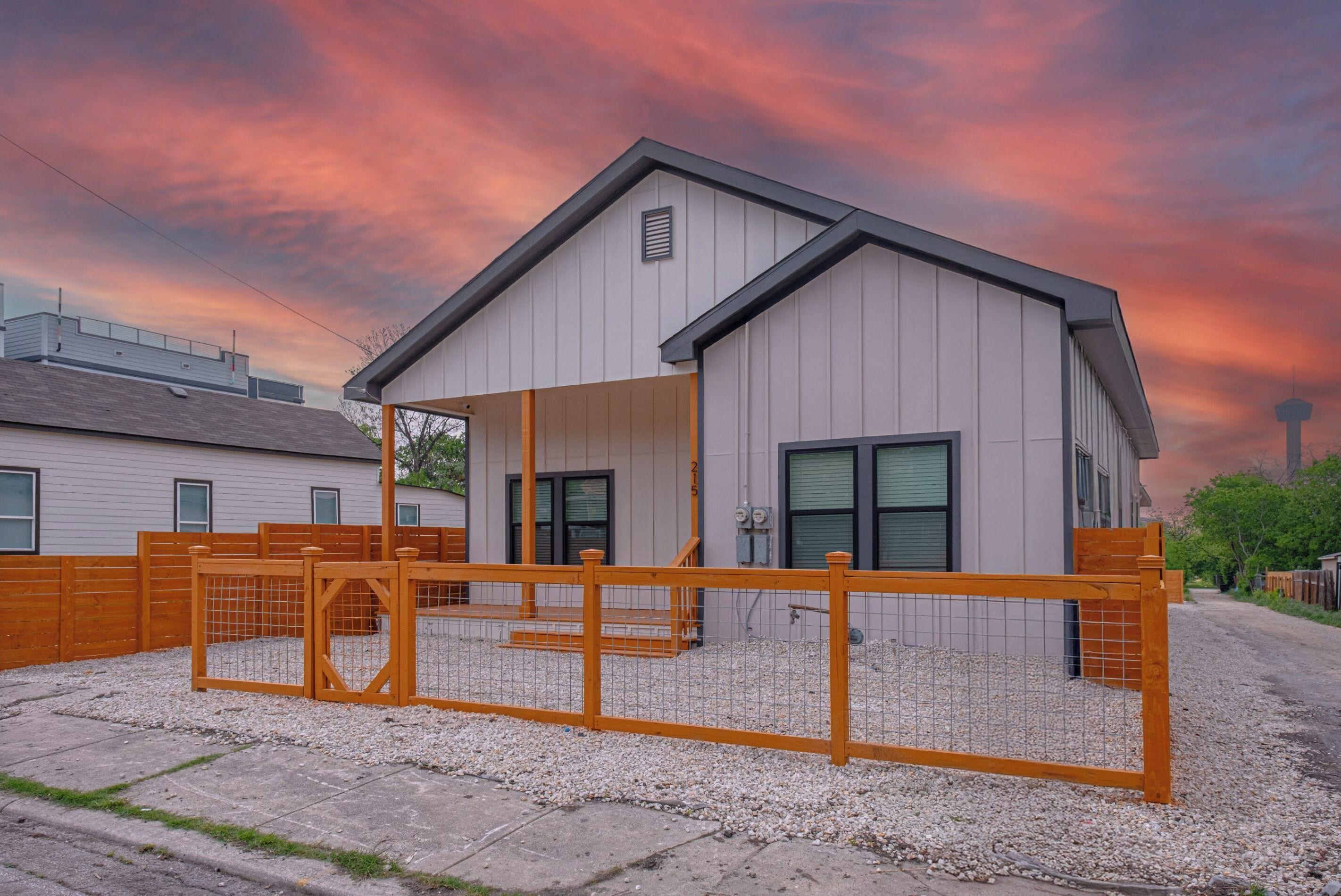 Apartment (3 Bedrooms) | City view