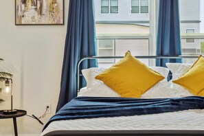 3 bedrooms, laptop workspace, iron/ironing board, bed sheets