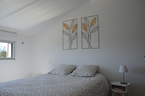2 quartos, Wi-Fi de cortesia, roupa de cama