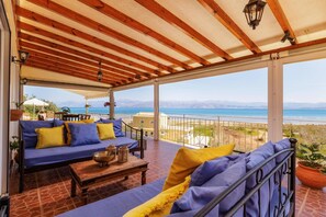 Terrace/patio - Villa Dimakos by Villa Plus (Apraos)