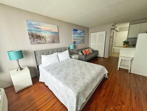 Iron/ironing board, free WiFi, bed sheets, wheelchair access - NEW Amazing Ocean View Studio in Daytona Beach! (Daytona Beach Shores)