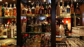 Apartment | Bar (on property)