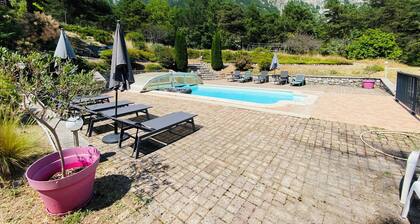 Villa entre terre et mer avec piscine