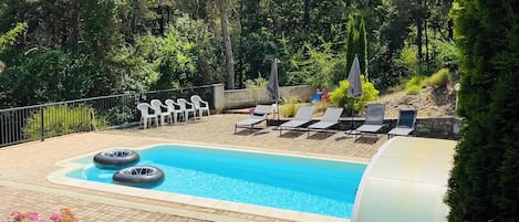 Piscina coberta i piscina a l'aire lliure