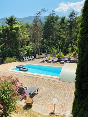 Innenpool, Außenpool