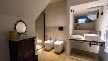Luxury-Doppelzimmer, Balkon, HĂŒgelblick | Badezimmer