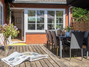House | Outdoor dining - 9 Person Holiday Home in Skaerbaek (Skaerbaek)