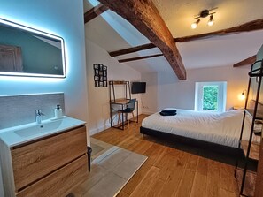 7 habitaciones, escritorio, cuna de viaje y wifi gratis