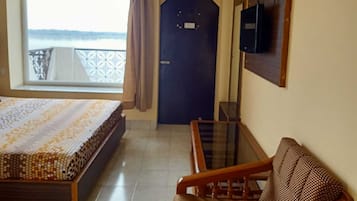 Habitación doble, 1 cama Queen size, vista al río | Wifi gratis y ropa de cama