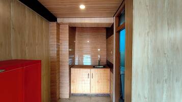 經典開放式客房, 山景 | 私人廚房 | 爐台、鍋具/餐盤/廚房用品