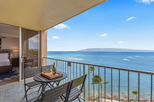 Remodeled coastal resort condo, AC, ocean views