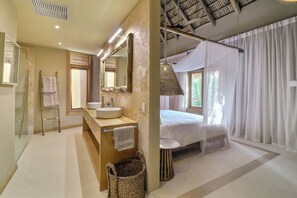 9 habitaciones, escritorio, tabla de planchar con plancha y wifi