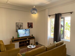 Living area - Apparmmen furnished, Located in yde, place: total biteng at 30m from fonctionne. (Yaoundé)