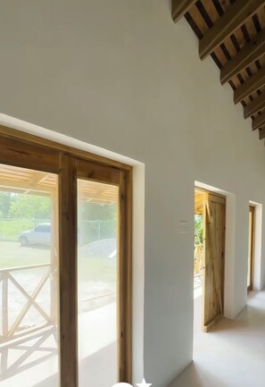 Interior - Charming 3 bedroom cottage with WiFi, AC in marvelous Boston Bay, blackrockvilla (Boston Bay)