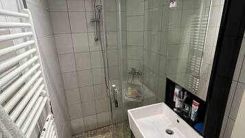 Dusche, Handtücher, Seife