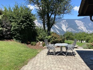 House | Outdoor dining