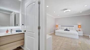 3 bedrooms, in-room safe, iron/ironing board, free WiFi