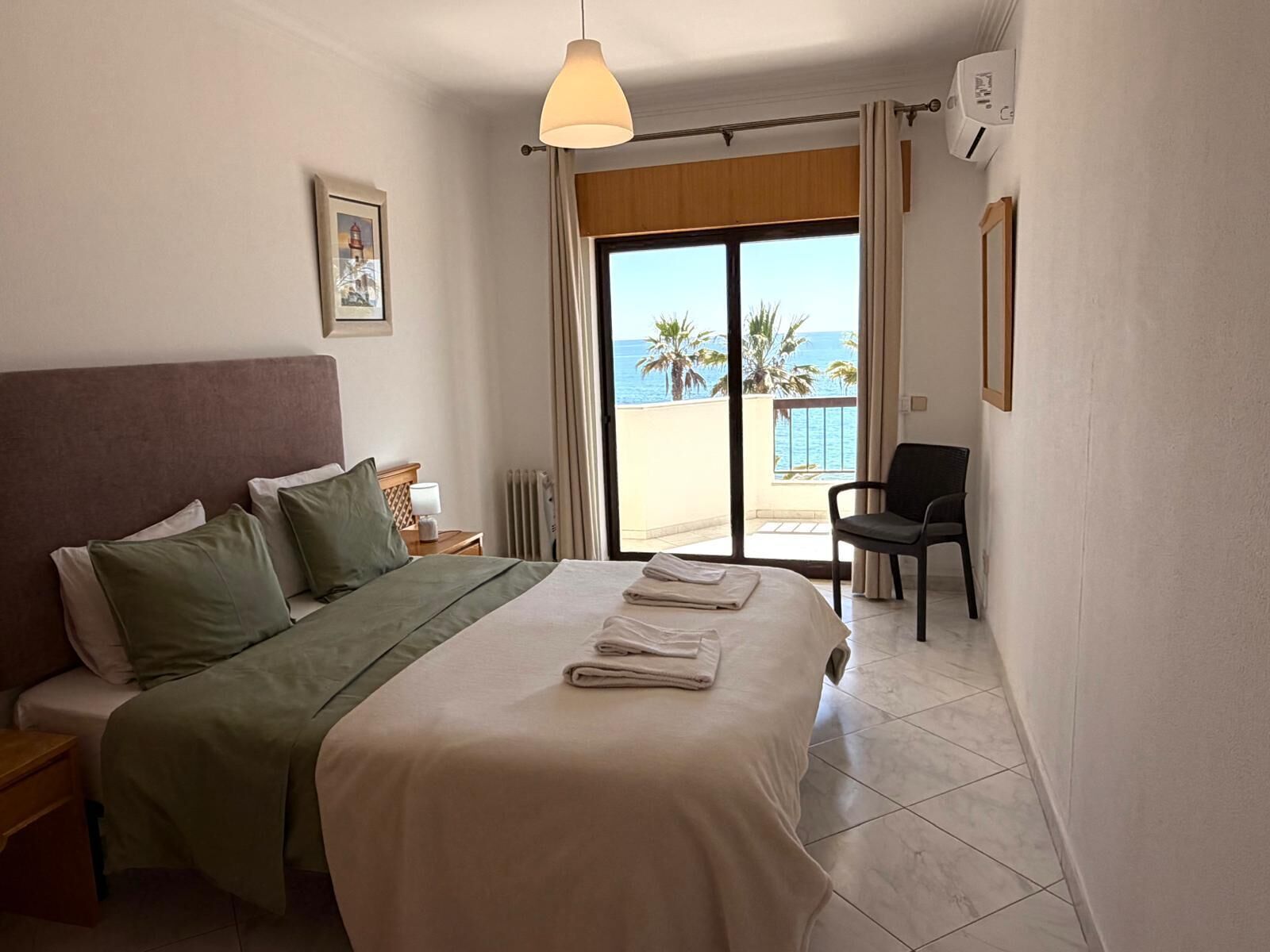 2 chambres, fer et planche à repasser, lit parapluie, Wi-Fi gratuit