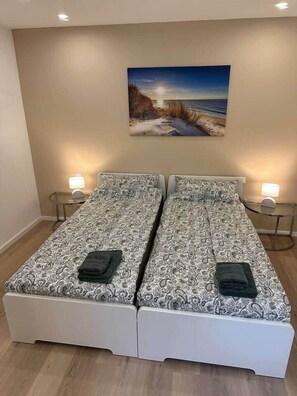 Unclassified image, 4 of 23, button