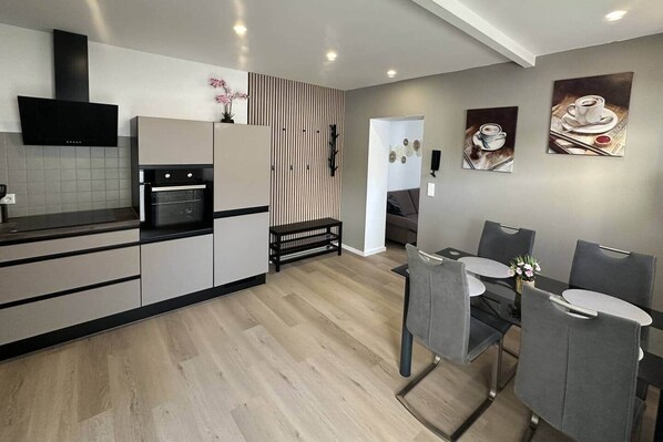 Dining - To complete (Mönchengladbach)