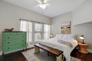 3 habitaciones, tabla de planchar con plancha, wifi y ropa de cama 