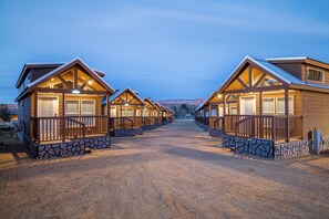 Exterior - Cozy 2-bedroom cabin #102 (Moab)