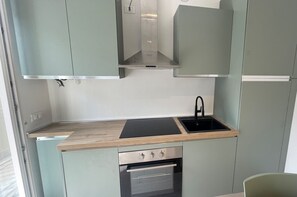 Apartment | Eigene Küche | Kühlschrank, Mikrowelle, Ofen, Herdplatte