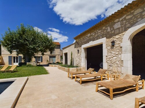 Mas Sainte Croix - Mas authentique rénové en Provence avec Piscine