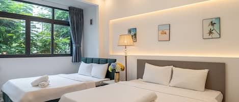 Deluxe-Doppel- oder -Zweibettzimmer, Stadtblick | Zimmersafe, Schreibtisch, VerdunkelungsvorhĂ€nge, BĂŒgeleisen/BĂŒgelbrett