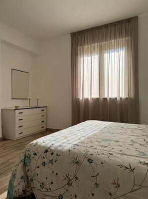 2 bedrooms, iron/ironing board, free WiFi, bed sheets - Southern Cross – Nature and Sea in Sicily, ideal for families and groups (Sicilia)