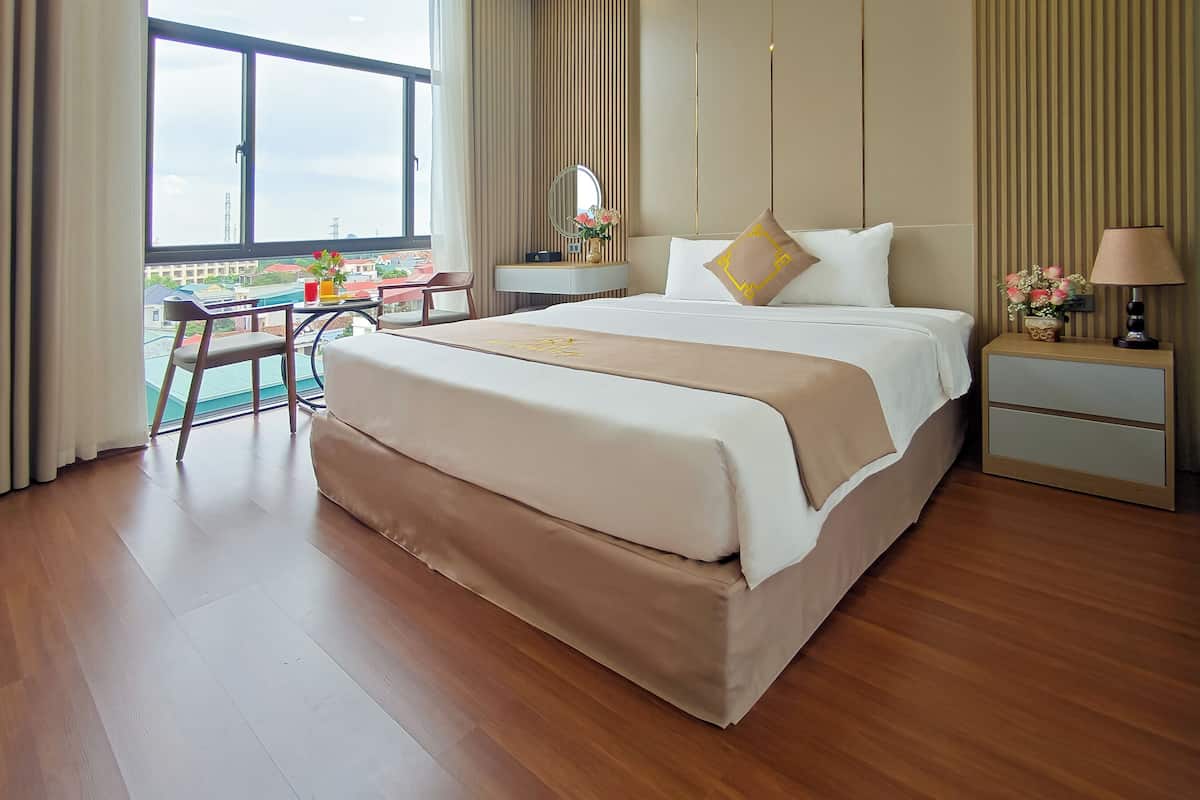 Superior Double Room, City View | 1 bedroom, minibar, desk, laptop workspace