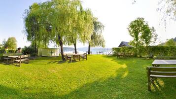 Rumah | Tempat makan outdoor