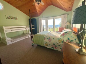 4 bedrooms, free WiFi, bed sheets