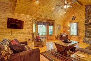 Cabin, 2 Bedrooms, Fireplace, Vineyard View - Paradise Hills Winery Resort and Spa (Blairsville)