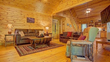 Chalet rustique, 2 chambres, foyer, vue sur le vignoble | Décor unique, ameublement unique, rideaux d’obscurcissement