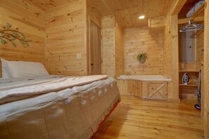 Hytte - 2 soveværelser - boblebad | Individuelt design, individuel indretning, mørklægningsgardiner