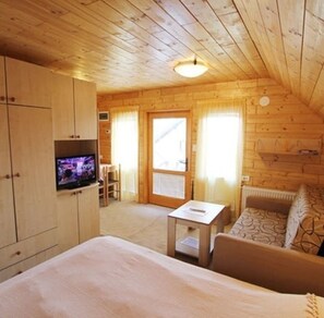 2 slaapkamers, een strijkplank/strijkijzer, wifi, beddengoed