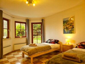 5 chambres, fer et planche à repasser, Wi-Fi gratuit, draps fournis