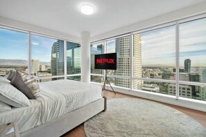 2 bedrooms, desk, free WiFi, bed sheets