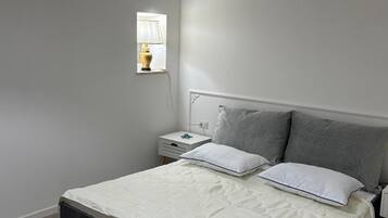 1 Schlafzimmer, BĂŒgeleisen/BĂŒgelbrett, kostenloses WLAN, BettwĂ€sche