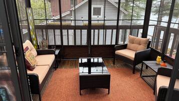 TV connectée, livres, vidéothÚque