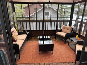 Smart-TV, Bücher, Videothek