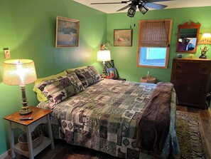 2 室のベッドルーム、WiFi (無料)、ベッドシーツ