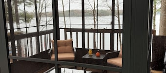 Renovated Little Wolf Winter Special-book 3, get 1 night free, lakefront!